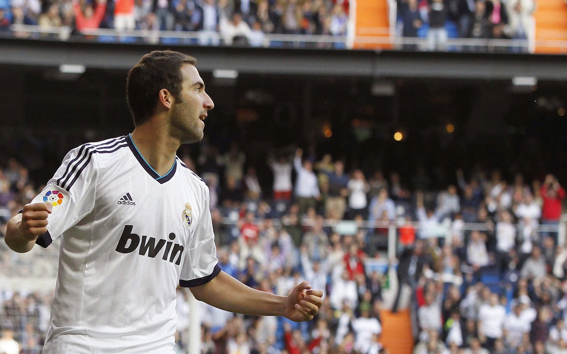 萨拉赫在IG比赛中挺进下一轮，出色防守引发热议！